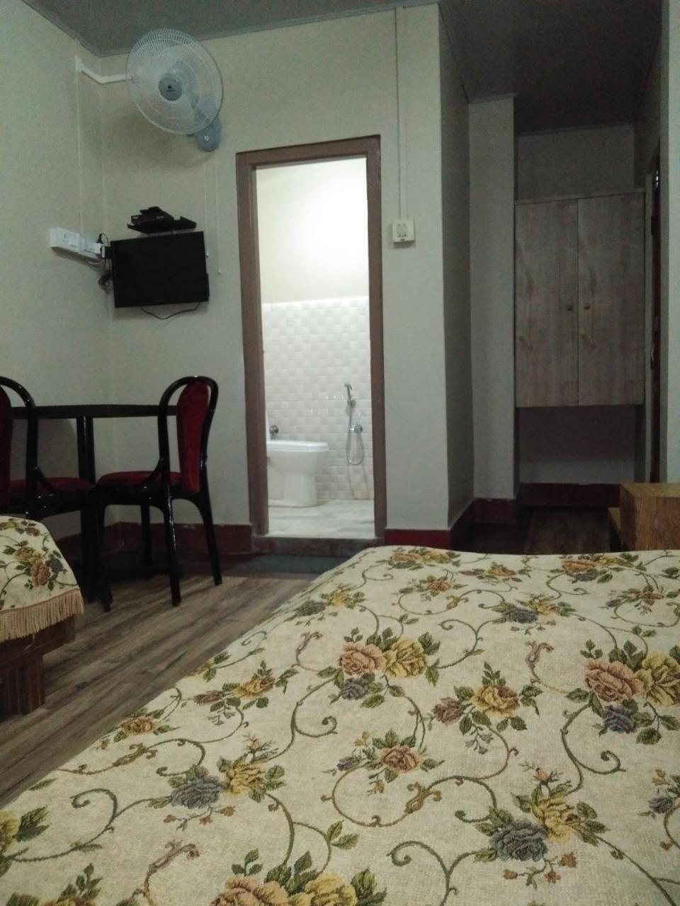Hotel Pine Kohima Ngoại thất bức ảnh